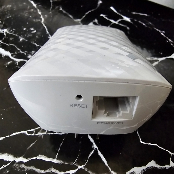 TP-LINK AC750 750Mbps Dual Band WiFi Range Extender/RE220 - Picture 6 of 10